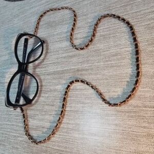 Pristine Leather/Metal Glasses Chain Holder
